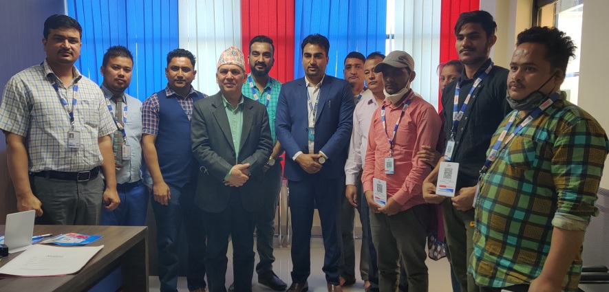 मेगा बैंकको क्यूआर कोड सेवाले धनगढीका रिक्सा चालक हर्षित