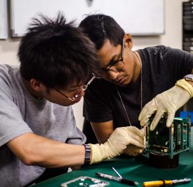 सानिमा बैंकद्वारा अन्तरिक्ष प्रतिष्ठान नेपालका टोलीलाई पाँच लाख सहयोग