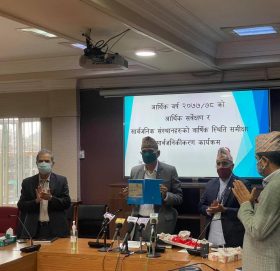 कोभिडबाट रेमिटेन्समा भने बृद्धि, विकासमा लाग्यो ब्रेक