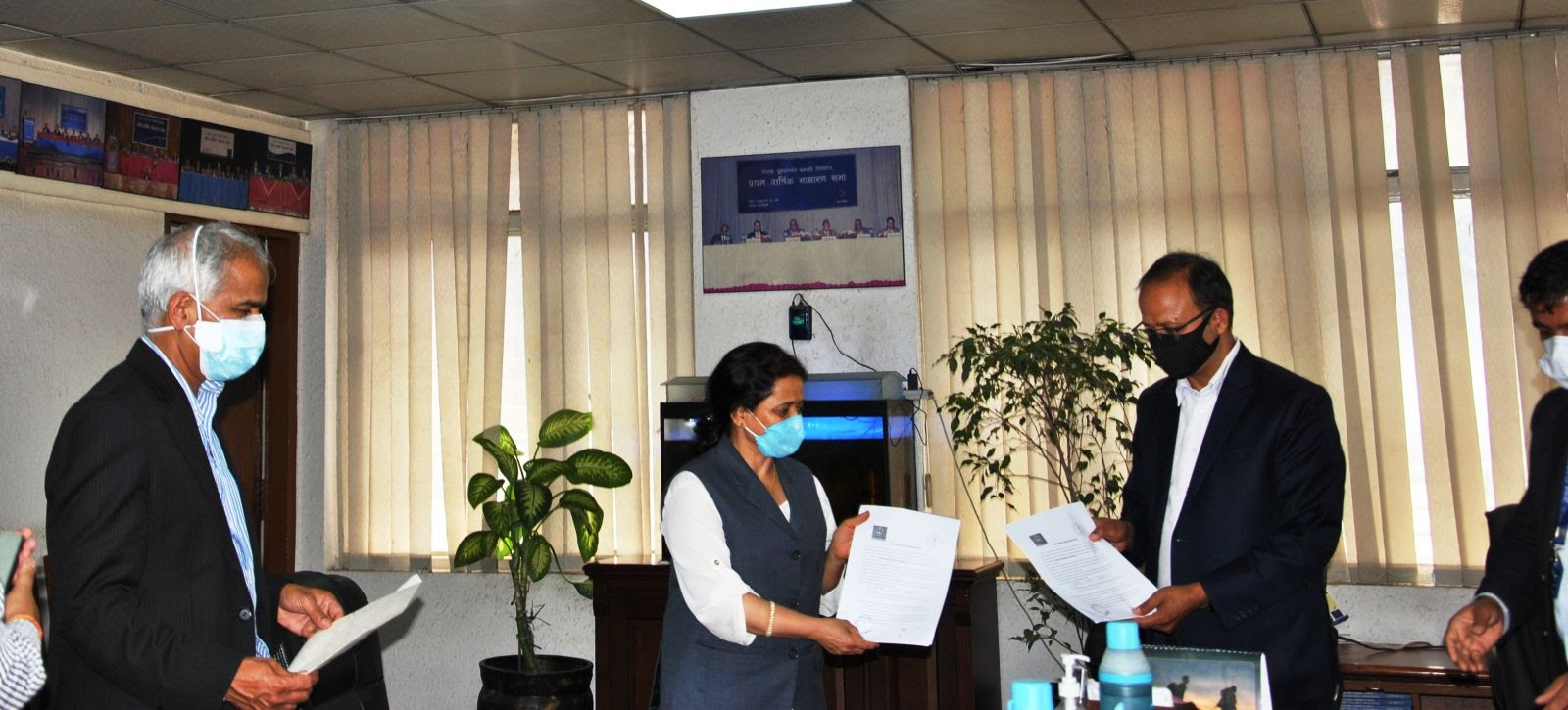 टेलिकमले स्वास्थ्यकर्मीहरुलाई एक महिनासम्म नि:शुल्क भ्वाइस सेवा दिने