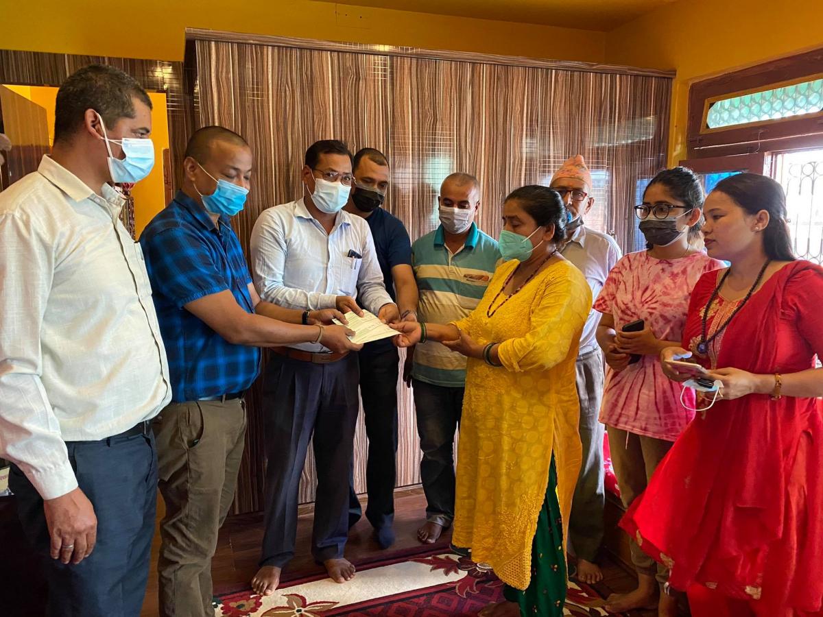 नेपाल लाइफद्धारा १ करोड २४ लाख रुपैंया मृत्यु दाबी भुक्तानी