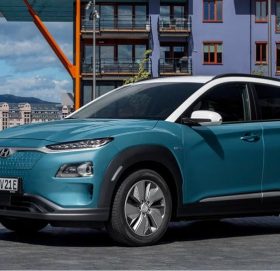 लक्ष्मी इन्टरकन्टिनेन्टल विद्युतीय गाडीमा एग्रेसिभ