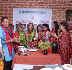 रोज शिप बिकाश तालिम केन्द्र द्वारा सौन्दर्यकर्मी रचना शाक्य सम्मानित