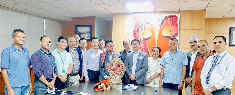 कुमारी बैंकका सीईओ सुरेन्द्र भण्डारीले  बैंक छोडे