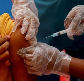 देशभर भेरोसेल र जोन्सन एन्ड जोन्सन खोप  लगाइने, कस–कसले लगाउन पाउनेछन् (सूचीसहित)