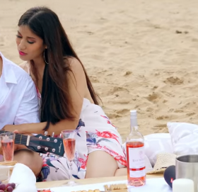 पारुको ‘यो माया होइन र’मा  विपना र मण्डलको रोमान्स  (भिडियो)