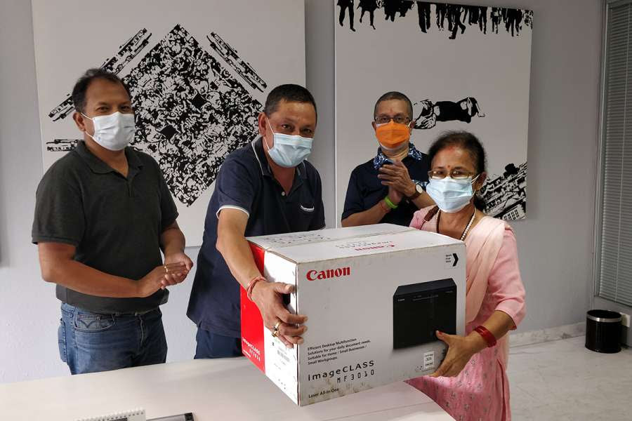 दिदी बहिनी कृषक समूहलाई हिमालयन बैंकको प्रिन्टर सहयोग