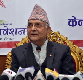 अध्यक्ष वा कुनै पनि पदमा अरुलाई नउठ्न दबाब दिन्न : अध्यक्ष ओली