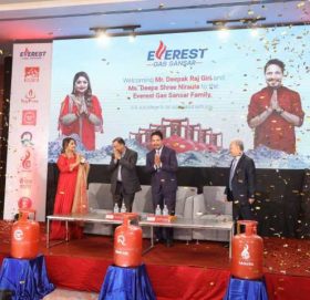 एभरेष्ट ग्यास संसारको ब्राण्ड एम्बेसडरमा दिपकराज गिरी र दिलिपाश्री निरौला
