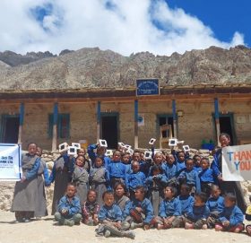 उपल्लो डोल्पाको विद्यार्थीहरुको लागि ज्योति विकास बैंकको सहयोग