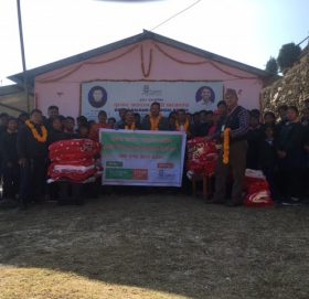 सेञ्चुरी बैंकद्वारा विद्यार्थीहरुलाई कम्बल वितरण