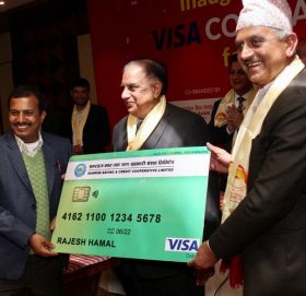 सहकारीका ग्राहकका लागि डेविट कार्ड जारी गर्न सनराइज बैंकको सहकार्य