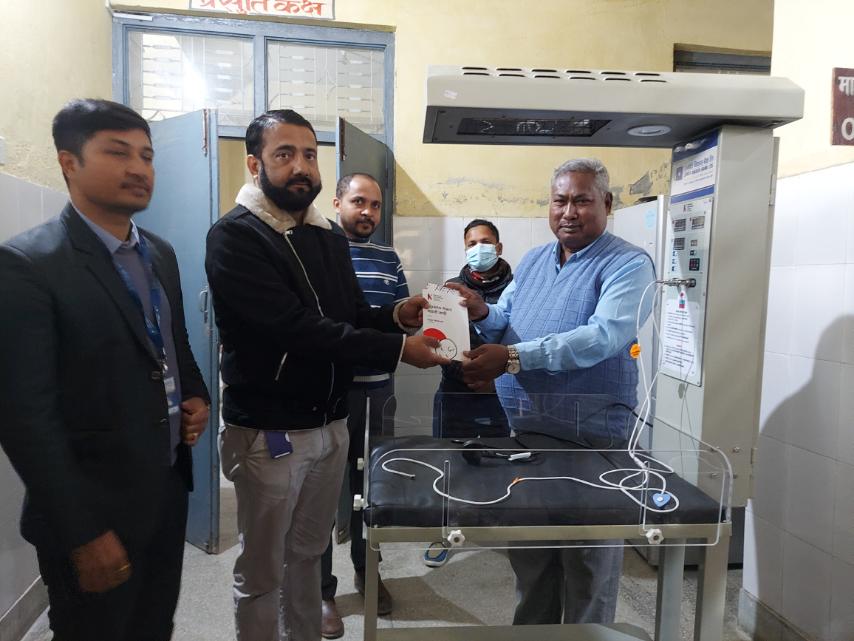 ज्योति विकास बैंकद्वारा विभिन्न अस्पतालहरुलाई बेबी वार्मर प्रदान