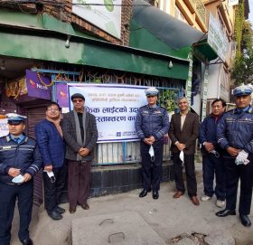 ज्योति विकास बैंकद्वारा ट्राफिक लाईट हस्तान्तरण