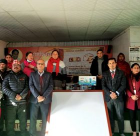 महालक्ष्मी विकास बैंकद्वारा शैक्षिक सामाग्री प्रदान