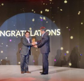 शिखर इन्स्योरेन्स कर्पोरेट एक्सेलेन्स अवार्डबाट सम्मानित