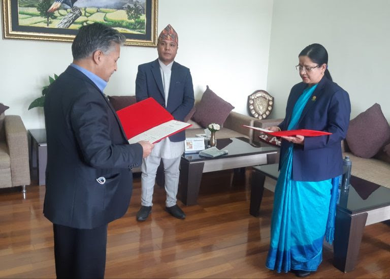 महालक्ष्मी विकास बैंकका अध्यक्षले लिए सपथ