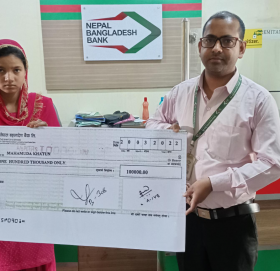 नेपाल बङ्गलादेश बैंकद्धारा १ लाख रुपैयाँ दुर्घटना बीमा वापतको रकम भुक्तानी