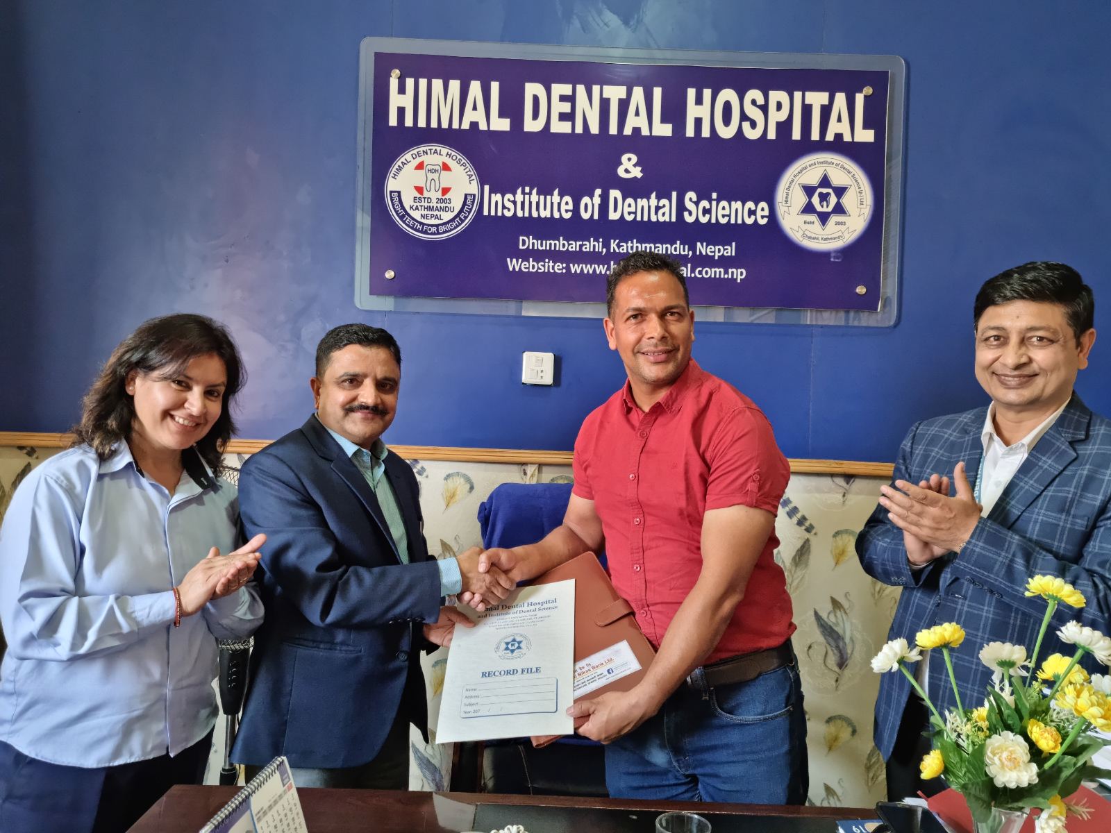 महालक्ष्मी विकास बैंकका ग्राहकलाई हिमाल डेन्टलमा छुट
