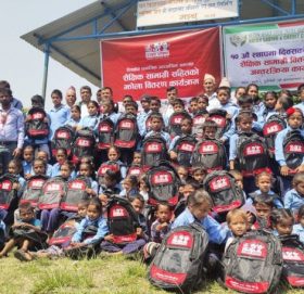 डिश होमले शैक्षिक सामग्री सहितको झोला वितरण