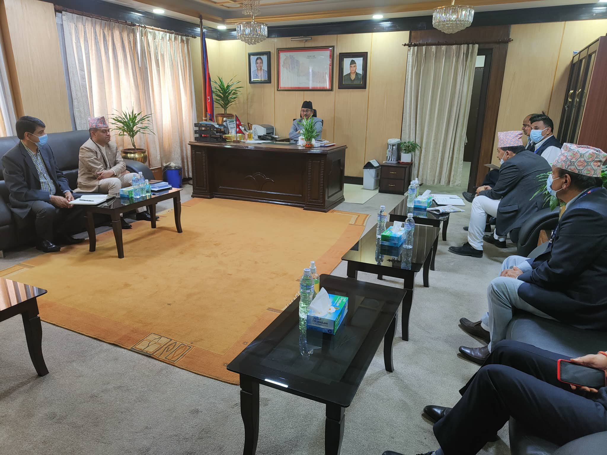 विमानस्थलमा बैंकका बिग्रिएको एटिएम मेसिन तत्काल बनाउन गृहमन्त्री खाँडको निर्देशन