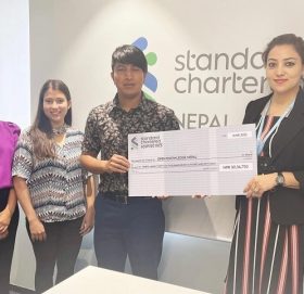 स्ट्याण्डर्ड चार्टर्डद्वारा ओपन नलेज नेपाललाई ३० लाख सहायता प्रदान