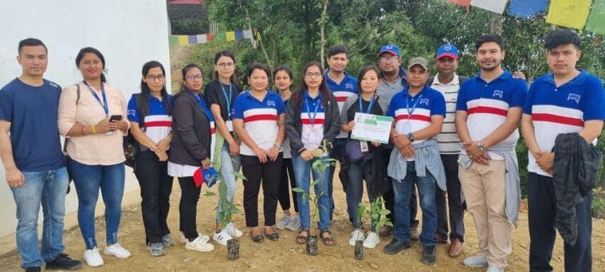 विश्व वातावरण दिवसको उपलक्ष्यमा माछापुच्छ्रे बैंकद्धारा वृक्षारोपण