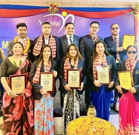 नेशनल लाइफ इन्स्योरेन्सले एमडीआरटी बिजेता अभिकर्तालाई सम्मान