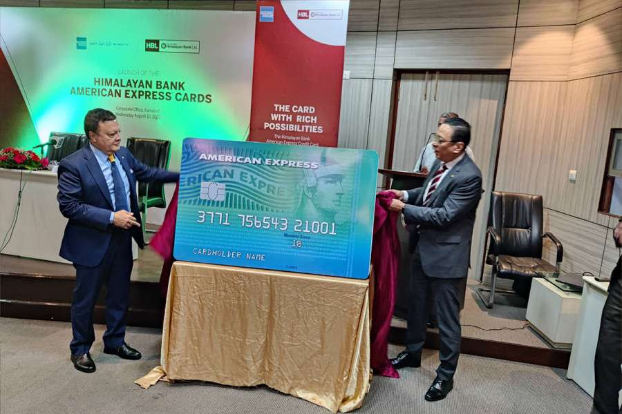 हिमालयन बैंक र अमेरिकन एक्स्प्रेसको २ वटा कार्ड सार्वजनिक