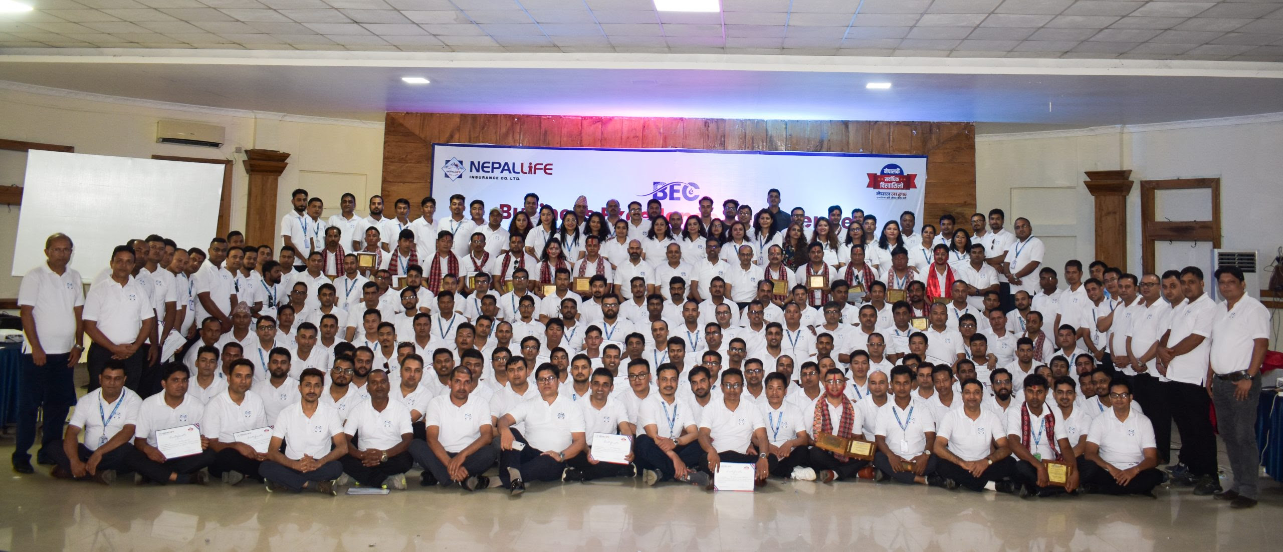 नेपाल लाइफ इन्स्योरेन्सको बिजनेस एक्सिलेन्स कन्फ्रेन्स सौराहामा सम्पन्न
