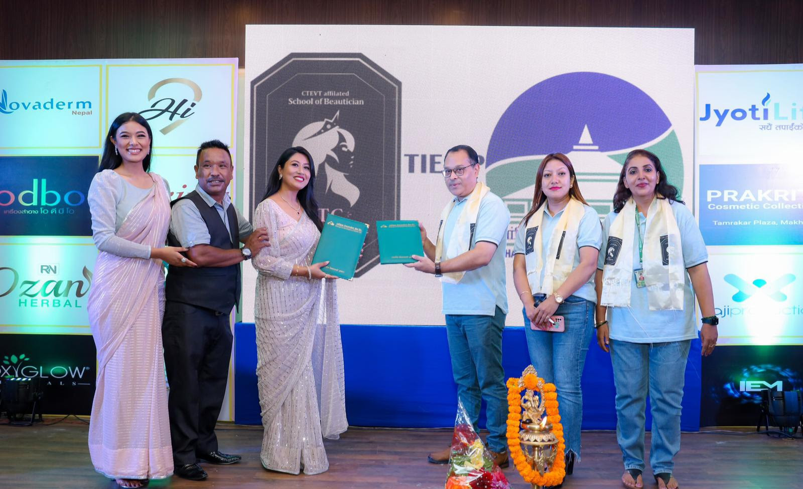 सांग्रिला डेभलपमेन्ट बैंकद्वारा आफ्ना ग्राहकहरुलाई रुष्काको मेकअप स्टुडियोमा विशेष छुट