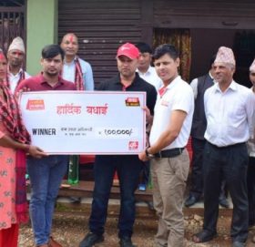 डिशहोममा रिचार्ज गर्दा रोमलाल अधिकारीले पाए एक लाख पैसा