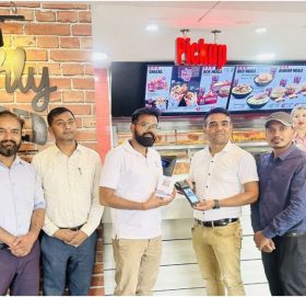 माछापुच्छ्रे बैंक र केएफसी आउटलेटबीच व्यावसायिक सहकार्यको सम्झौता