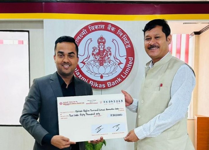 महालक्ष्मी विकास बैंकद्वारा कालीकोटका ५ विद्यार्थीलाई छात्रवृत्ति वितरण