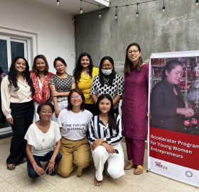 कोका-कोला नेपालले सक्षम एक्सेलेटर र मेन्टरसिप कार्यक्रममार्फत युवा महिला उद्यमीलाई सशक्त बनाउँदै