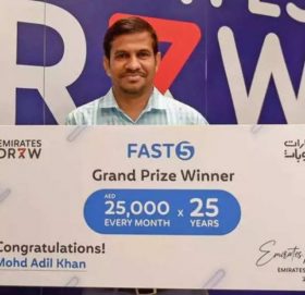 यूएईमा एक व्यक्तिले जिते अनौठो चिठ्ठा, २५ वर्षसम्म मासिक साढे ५ लाख पुरस्कार