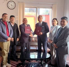 हिमालयन बैंकले शुक्रराज ट्रपिकल अस्पतालमा नगद संकलन काउन्टर