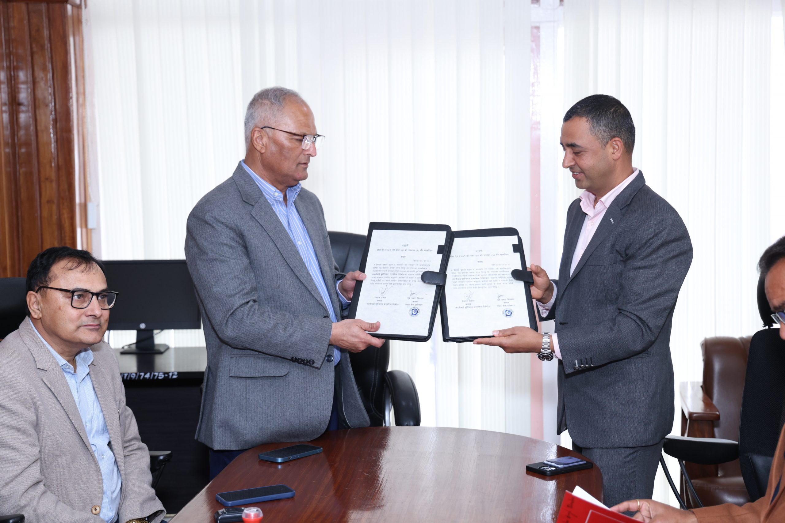 आइजिआई प्रुडेन्सियल इन्स्योरेन्सका अध्यक्ष ढकालले लिए पद तथा गोपनियताको सपथ