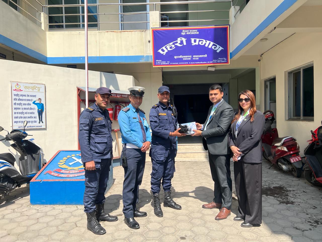 कामना सेवा विकास बैंकद्वारा प्रहरी प्रभाग बुढानिलकण्ठलाई गोप्रो हस्तान्तरण