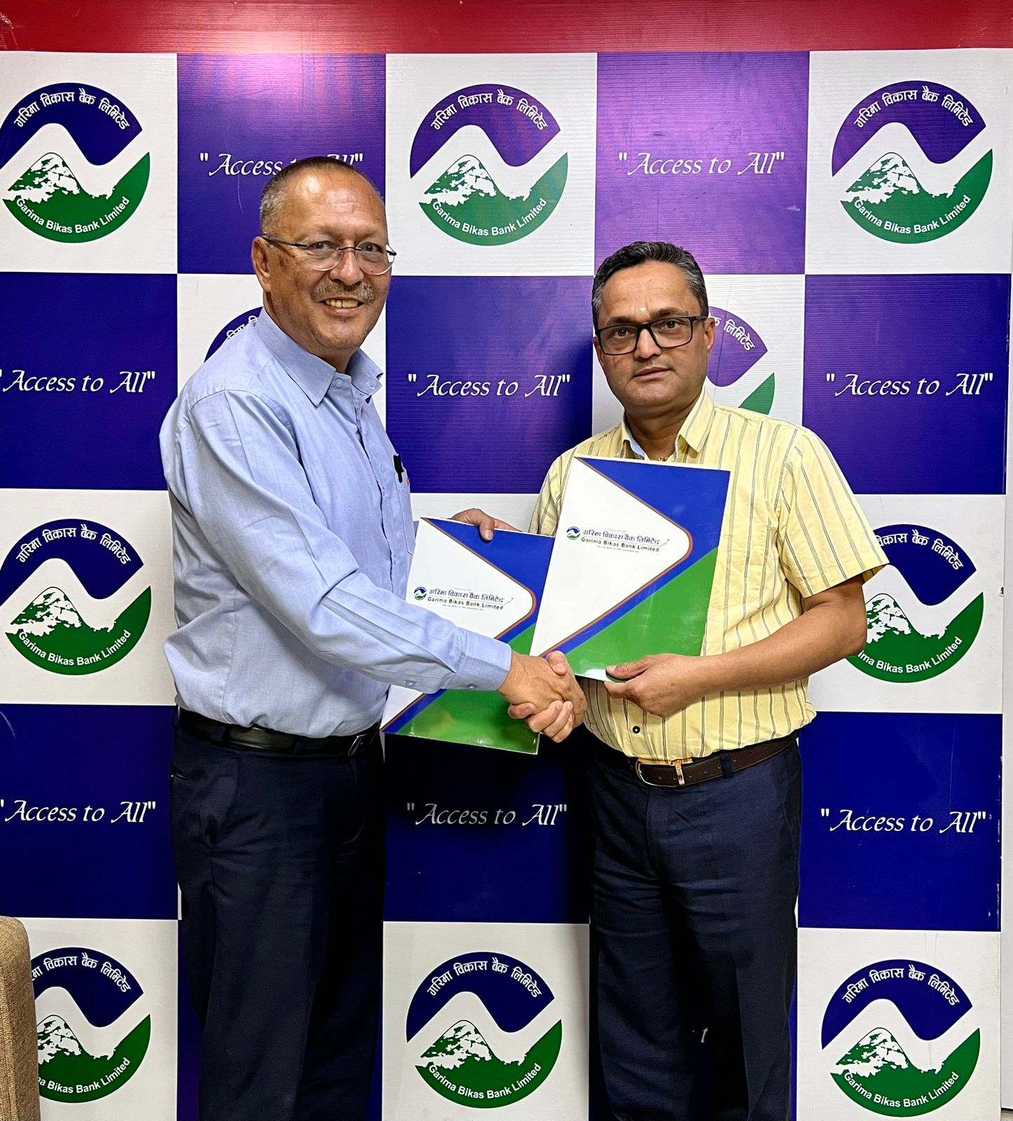 गरिमा विकास बैंक लिमिटेड र टोयोटा गाडीको आधिकारिक वितरक युनाइटेड ट्रेडर्स सिन्डिकेट बीच सम्झौता