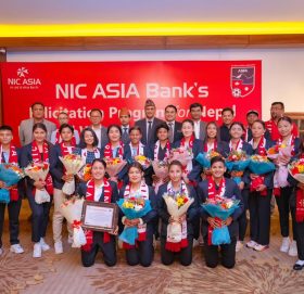 राष्ट्रिय महिला फुटवल टोलीलाई एनआइसी एशिया बैंकले गर्यो सम्मान