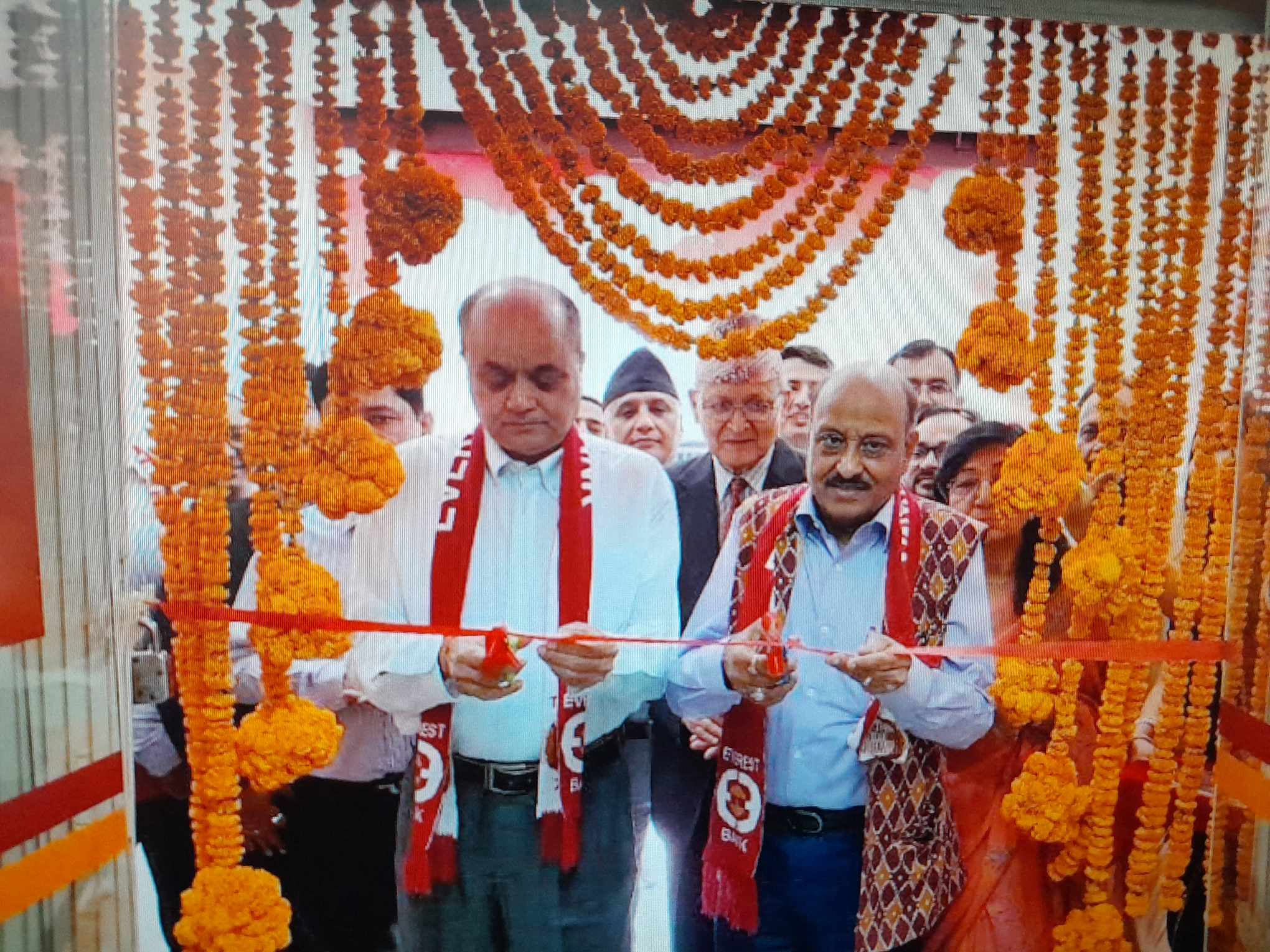 एभरेष्ट बैंकको वीरगंज शाखा तथा मधेश प्रदेशको प्रादेशिक कार्यालय अब आफ्नै भवनमा