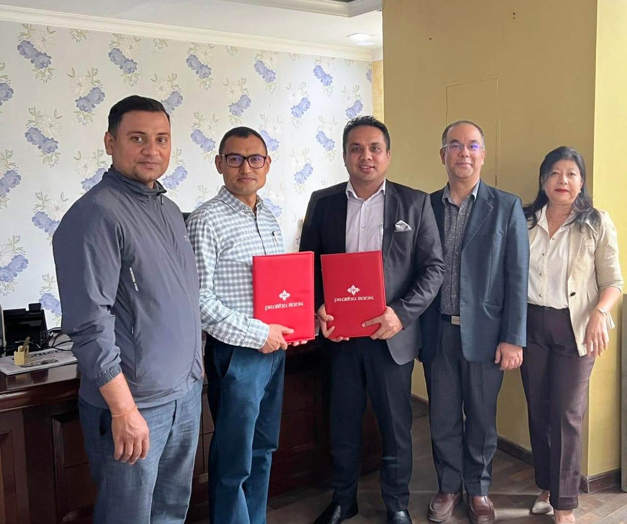 प्रभु बैंकका ग्राहक तथा कर्मचारीलाई स्वस्तिक हेल्थ केयरको स्वास्थ सेवामा विशेष छुट