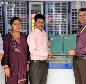 कामना सेवा विकास बैंकका ग्राहकलाई जय सिद्धबाबा चस्मा पसलमा छुट