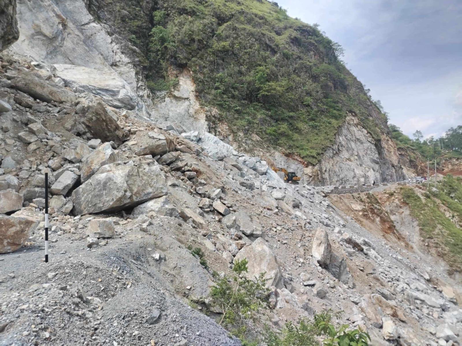 कालीगण्डकी सडक अवरुद्ध