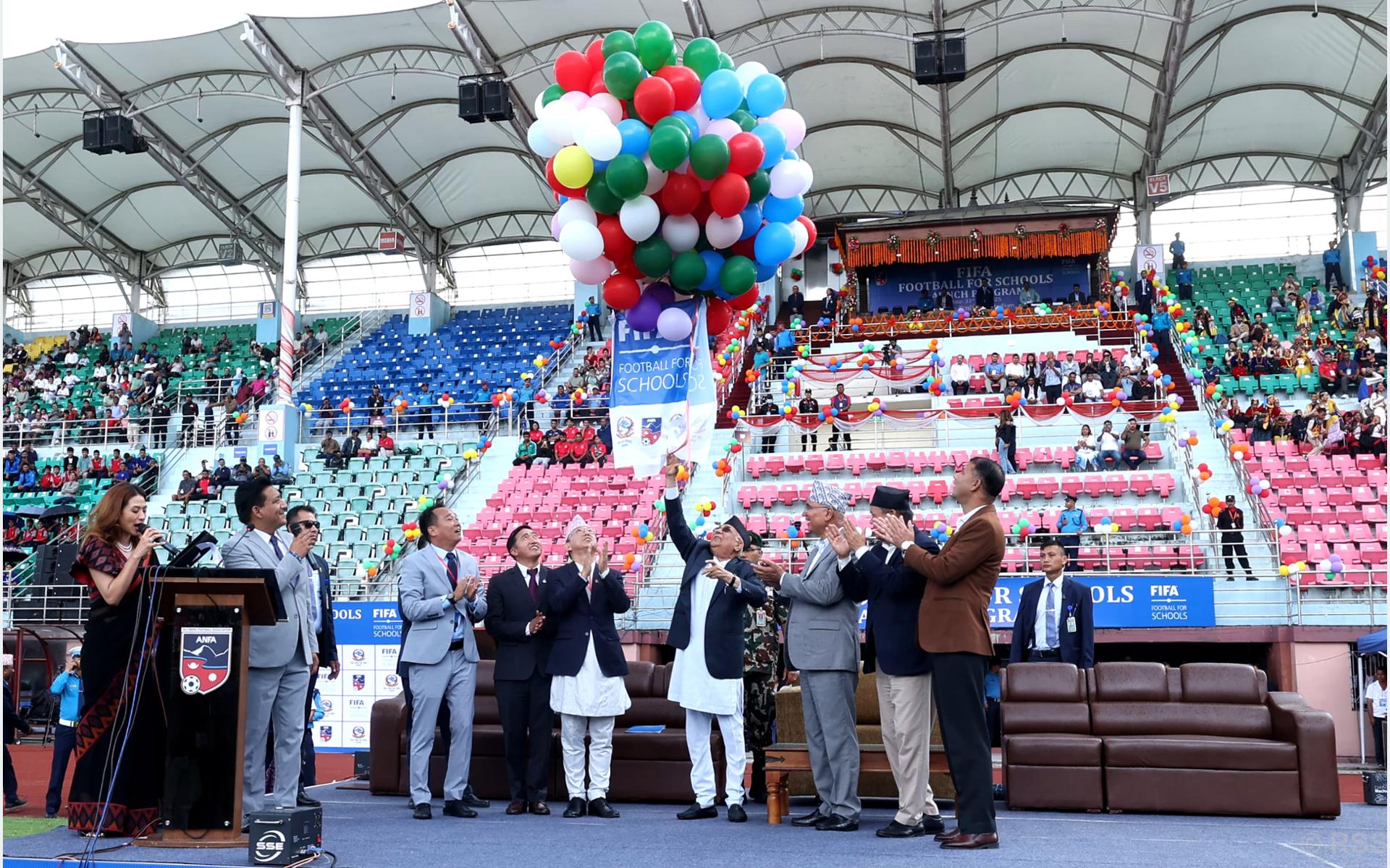 प्रधानमन्त्रीबाट ‘फिफा फर स्कुल’ अभियानको शुभारम्भ