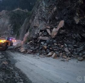 सुक्खा पहिराले नारायणगढ–मुग्लिन सडकखण्ड अवरुद्ध