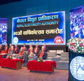 प्राधिकरण सुरक्षित विद्युत् प्रवाहमा लाग्नुपर्छ: ऊर्जामन्त्री खड्का