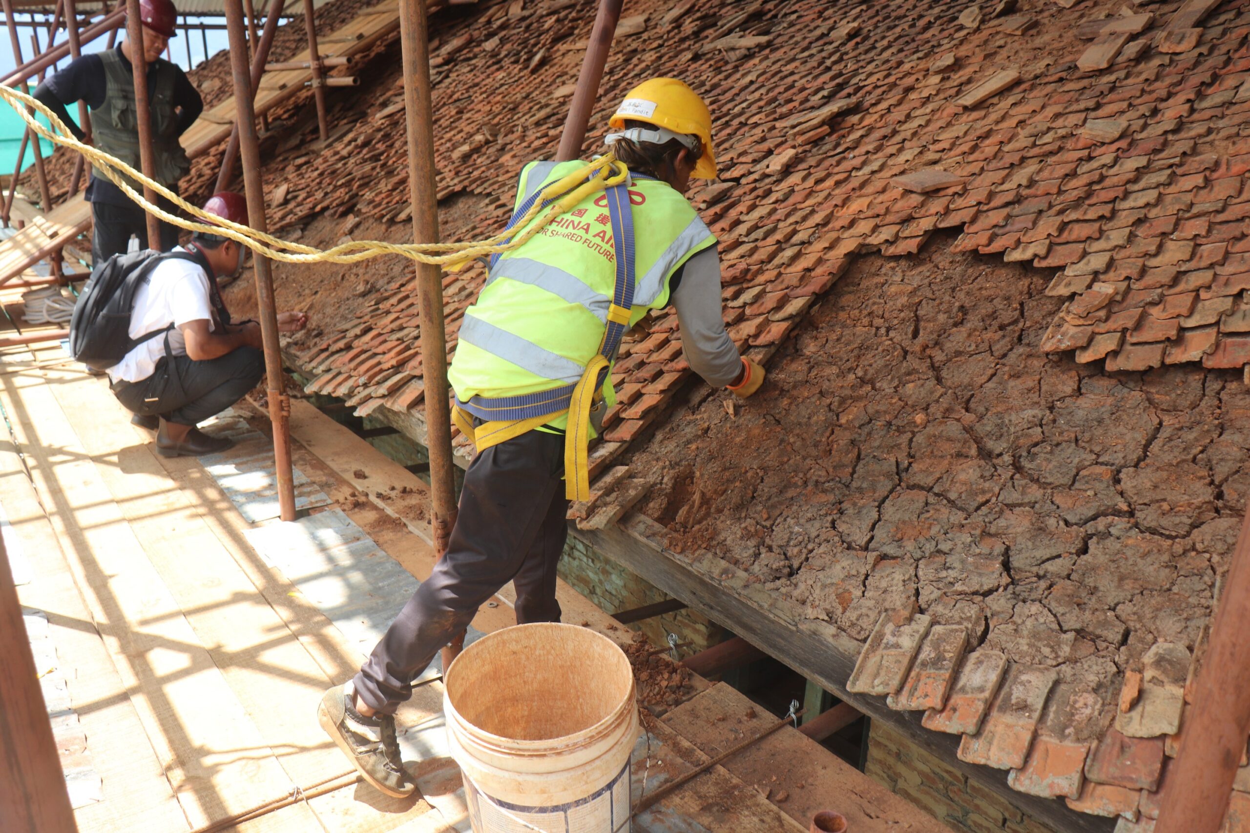 पुनर्निर्माणका लागि साततले दरबार भत्काउन सुरु