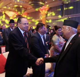 प्रधानमन्त्री ओली र नेकपा (एस)का नेता खनाल